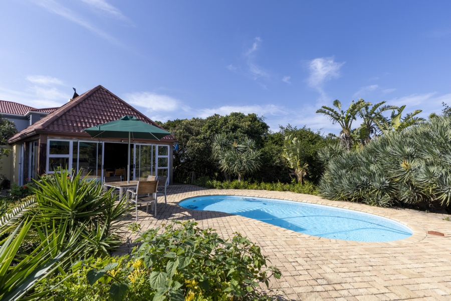 7 Bedroom Property for Sale in West Beach Eastern Cape
